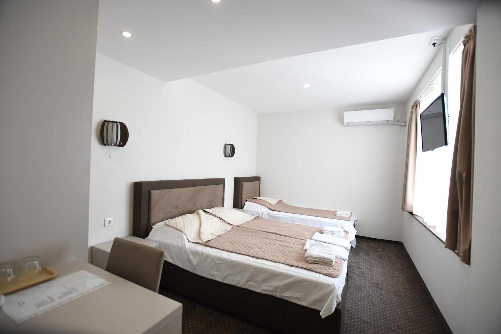 Atrijum Apartments And Rooms Kladovo Eksteriør billede