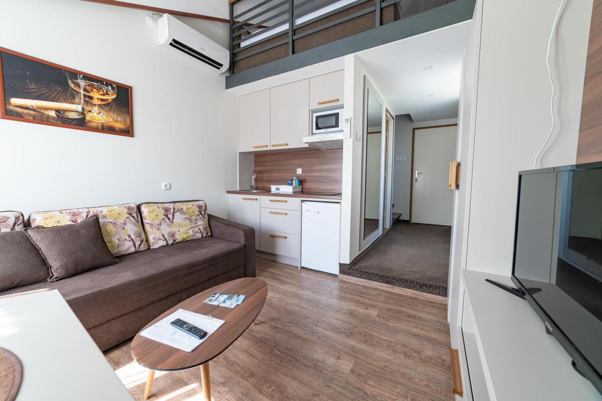 Atrijum Apartments And Rooms Kladovo Eksteriør billede