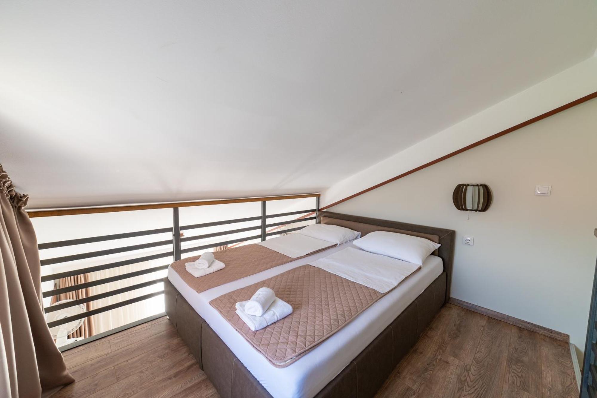 Atrijum Apartments And Rooms Kladovo Eksteriør billede